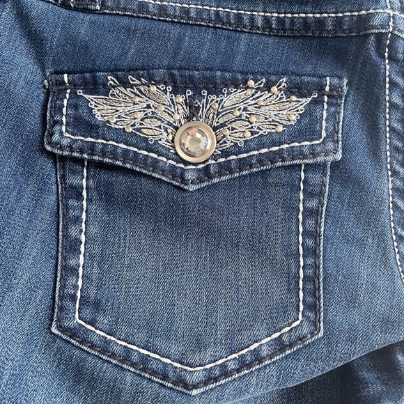 Inc curvy fit boot leg front zipper diamond look Buttons. Size 0 - Picture 4 of 7